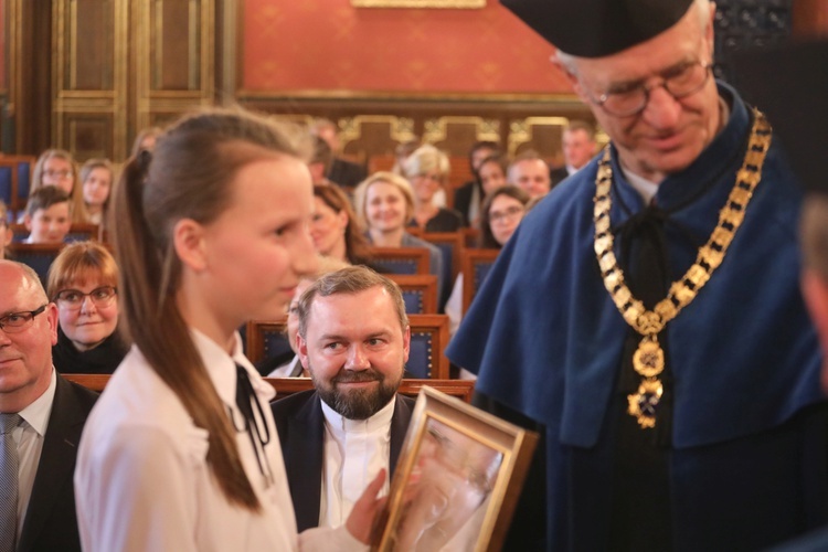 Uczniowie z Gilowic na gali w Collegium Novum UJ w Krakowie - 2019