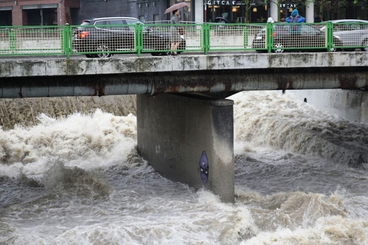 Alarm przeciwpowodziowy: Białka w centrum Bielska-Białej - 23 maja 2019 r.