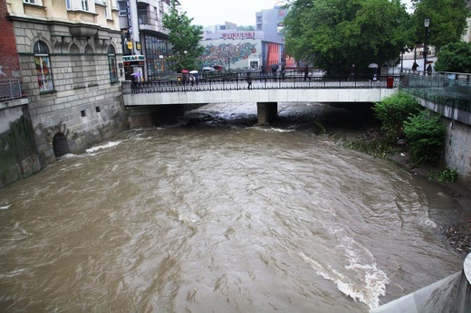 Alarm przeciwpowodziowy: Białka w centrum Bielska-Białej - 23 maja 2019 r.