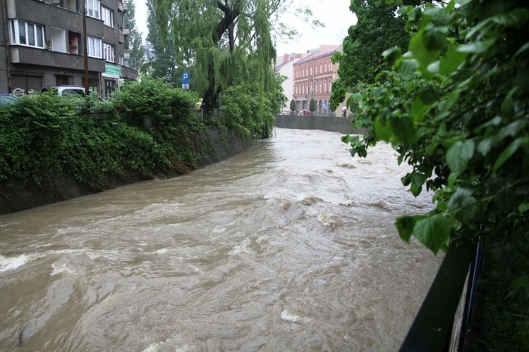 Alarm przeciwpowodziowy: Białka w centrum Bielska-Białej - 23 maja 2019 r.