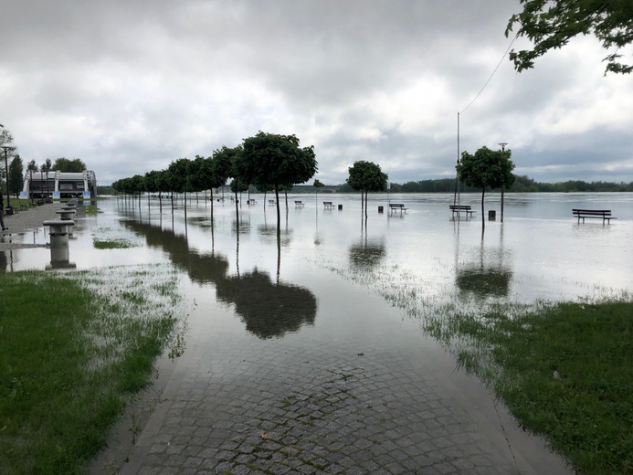 Wysoka woda na Wiśle, ale sytuacja stabilna 