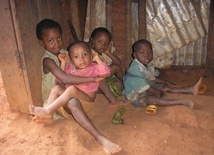 Polska Fundacja dla Afryki chce zbudować dom dziecka w Kamerunie