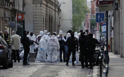 13 rannych w eksplozji w Lyonie 