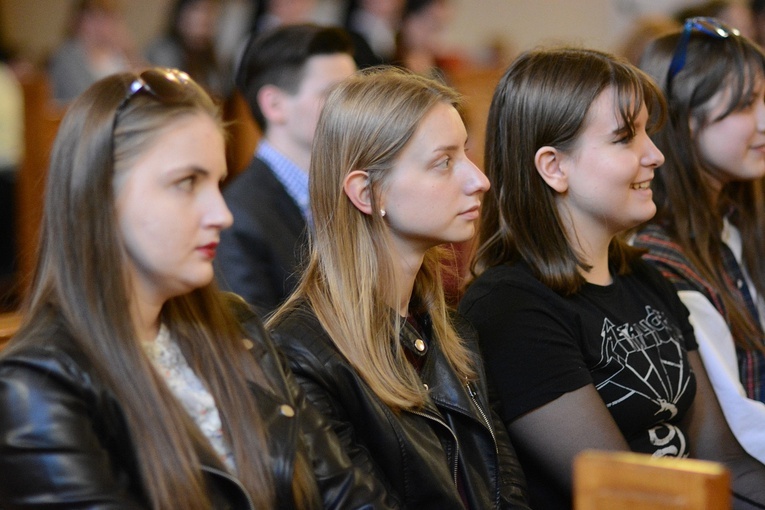 Opole. Czuwanie w intencji powołanych