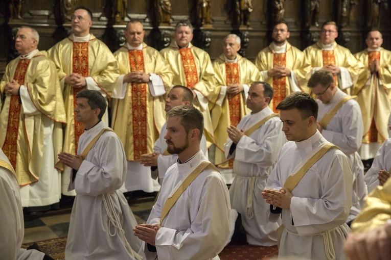 19 nowych kapłanów archidiecezji warszawskiej