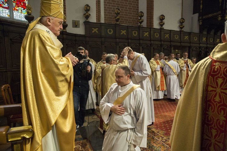 19 nowych kapłanów archidiecezji warszawskiej