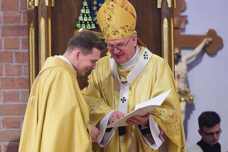 Święcenia prezbiteratu w konkatedrze św. Jakuba w Olsztynie