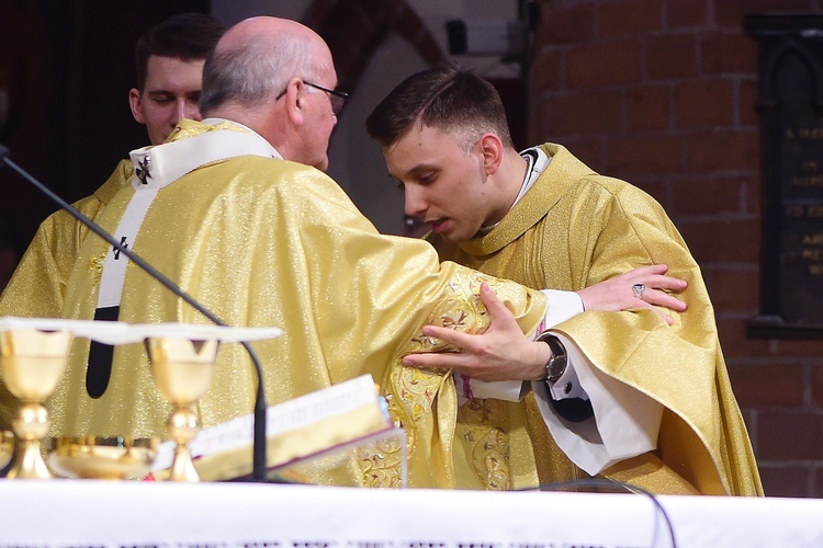 Święcenia prezbiteratu w konkatedrze św. Jakuba w Olsztynie