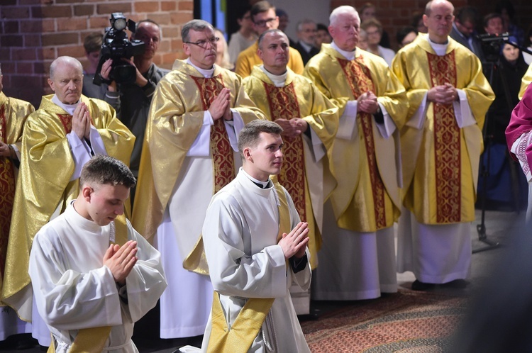 Święcenia prezbiteratu w konkatedrze św. Jakuba w Olsztynie