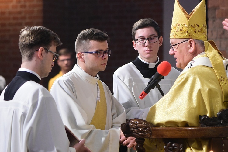 Święcenia prezbiteratu w konkatedrze św. Jakuba w Olsztynie