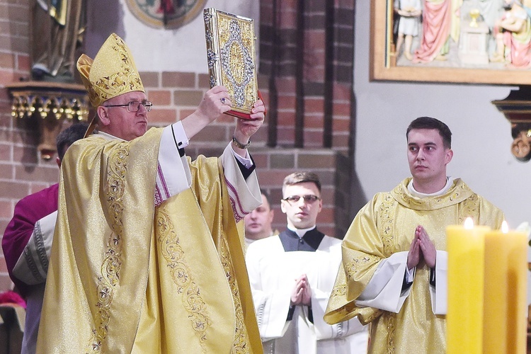 Święcenia prezbiteratu w konkatedrze św. Jakuba w Olsztynie