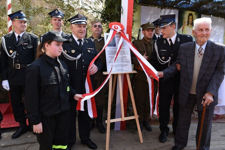 Odsłonięcie tablicy.