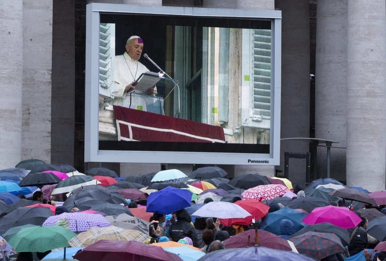 Franciszek: Kościół musi słuchać Ducha Świętego i być wolnym od więzi doczesnych