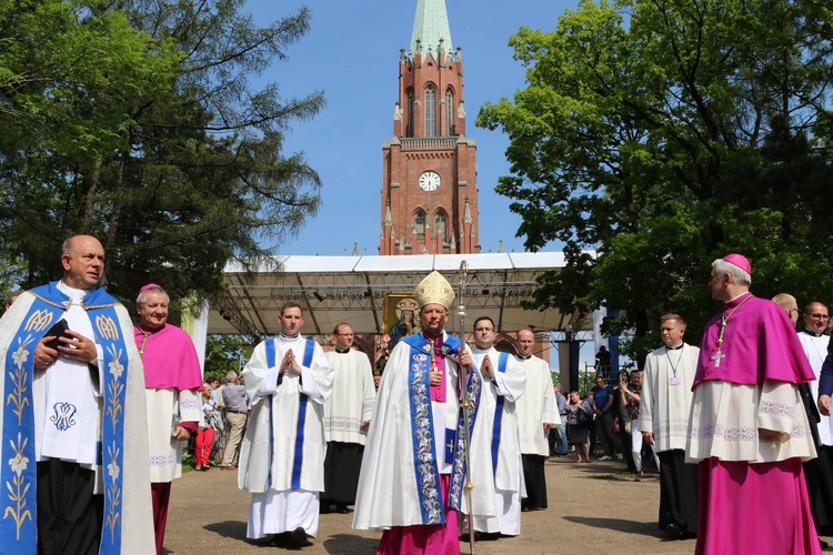 Pielgrzymka Piekarska, część 4 - nabożeństwo majowe