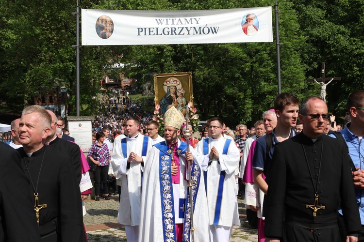 Pielgrzymka Piekarska, część 4 - nabożeństwo majowe