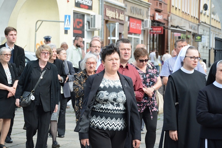 Opole. Przeniesienie do katedry ciała śp. biskupa Jana Bagińskiego