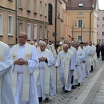 Opole. Przeniesienie do katedry ciała śp. biskupa Jana Bagińskiego