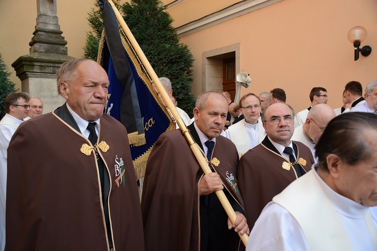 Opole. Przeniesienie do katedry ciała śp. biskupa Jana Bagińskiego