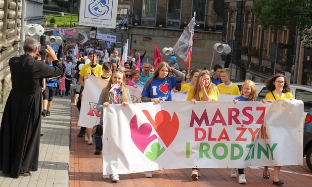 6. Marsz dla Życia i Rodziny przeszedł dziś bielskimi ulicami.