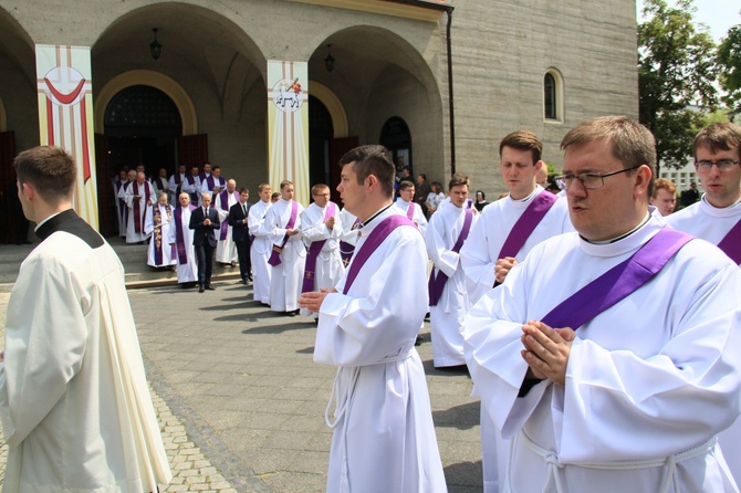 Uroczystość pogrzebowa biskupa Jana Bagińskiego