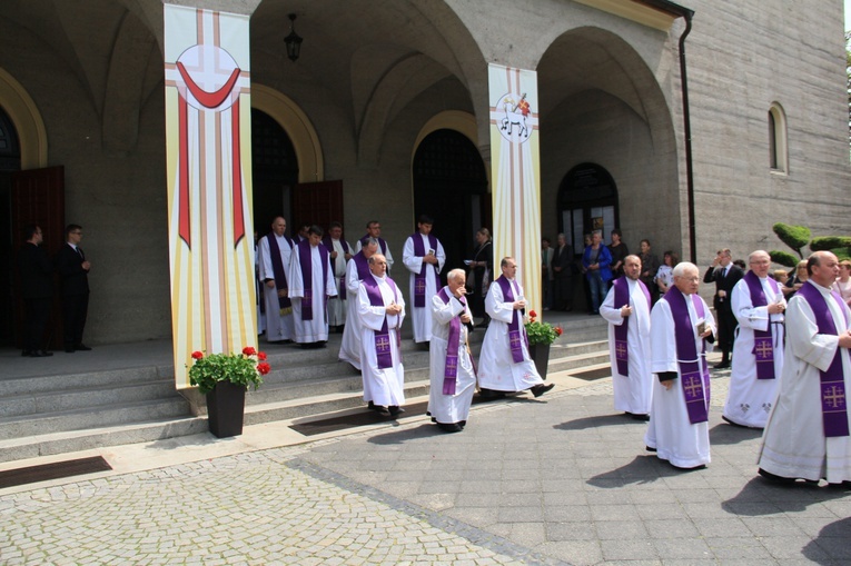 Uroczystość pogrzebowa biskupa Jana Bagińskiego