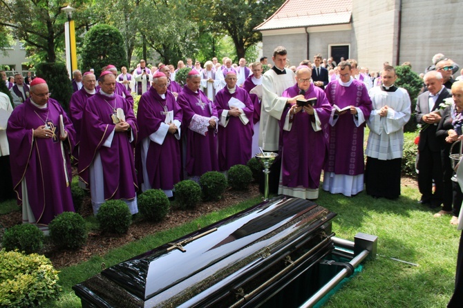 Uroczystość pogrzebowa biskupa Jana Bagińskiego