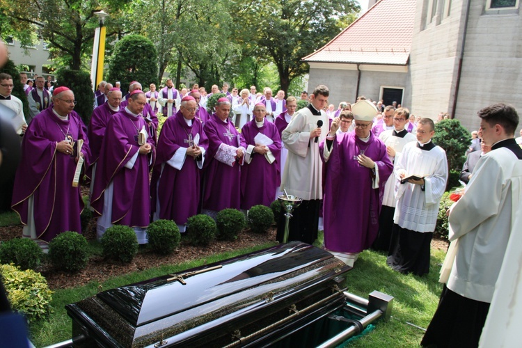 Uroczystość pogrzebowa biskupa Jana Bagińskiego