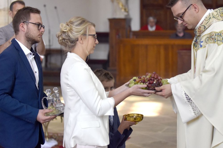 Prymicje. Jedne z dziesięciu