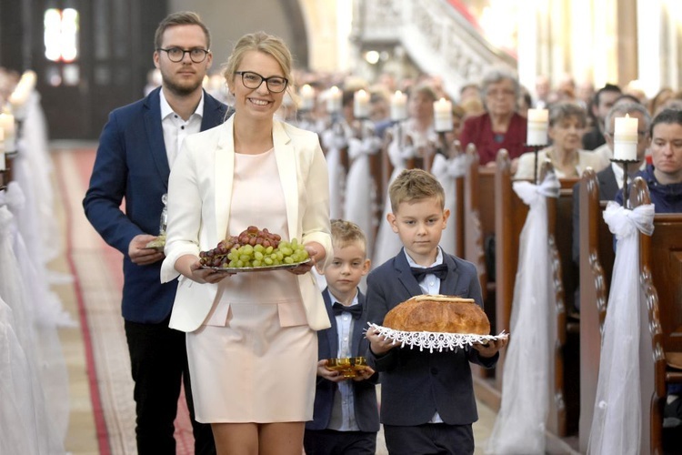 Prymicje. Jedne z dziesięciu