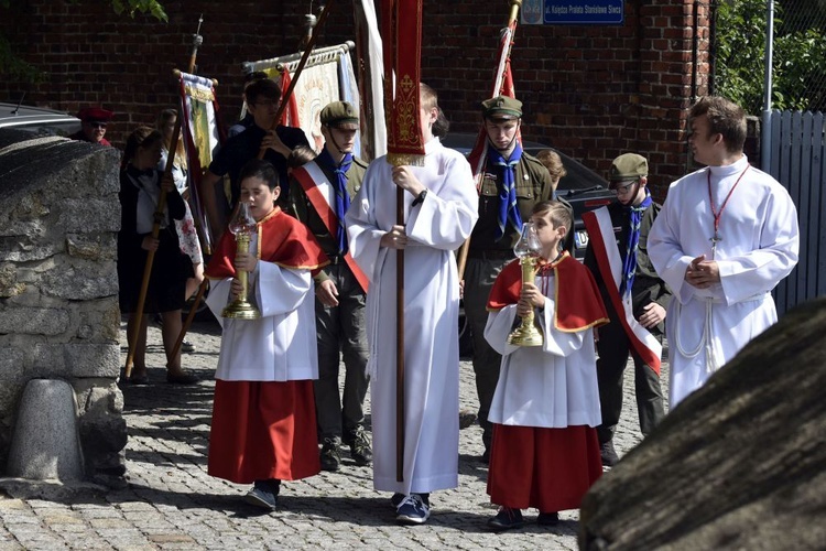 Prymicje. Jedne z dziesięciu