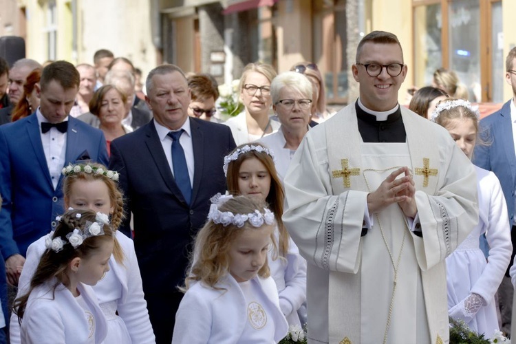 Prymicje. Jedne z dziesięciu