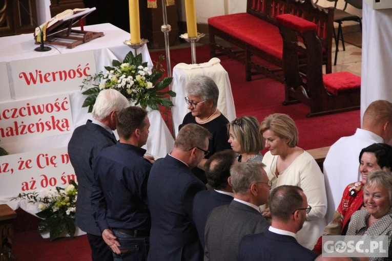 Odnowienie przysięgi małżeńskiej w parafii pw. Podwyższenia Krzyża Świętego w Sulechowie