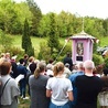 W maju i czerwcu ludzie gromadzą się przy figurze Maryi w Węgorzynku codziennie. Czasami spotkanie kończy się agapą przy grillu.