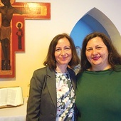 ◄	Magdalena i Emanuela prowadziły uczestników przez kolejne etapy zbliżenia do słowa Bożego. 