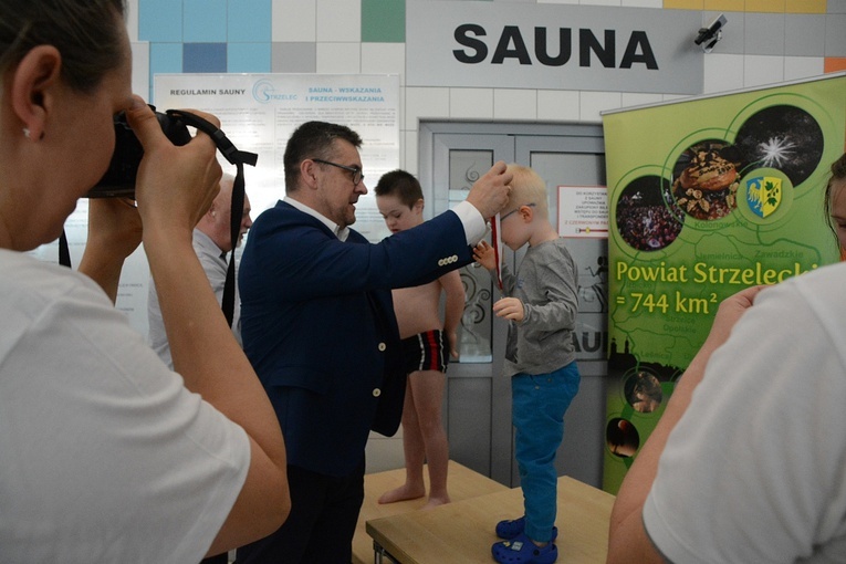 Strzelce Opolskie. Mityng pływacki osób niepełnosprawnych