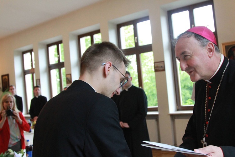 Pierwsze parafie neoprezbiterów