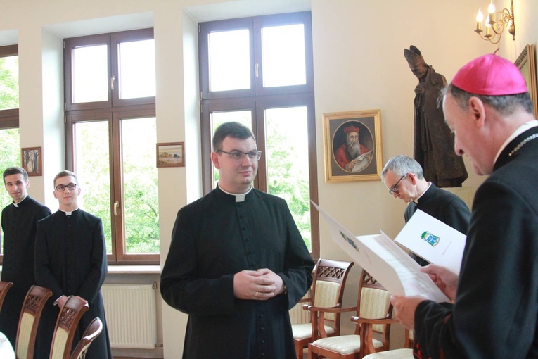 Pierwsze parafie neoprezbiterów