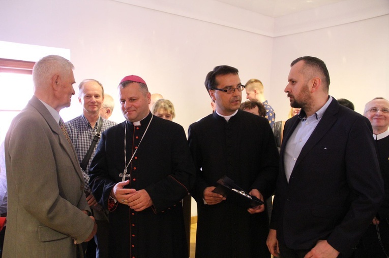 Tarnów. Jan Paweł II na monetach i medalach