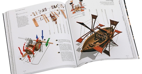 Dzięki efektownej wizualizacji czytelnik może sobie wyobrazić jak działały maszyny Leonarda. Na zdjęciu mechanizm poruszający łódź z napędem kołowym.