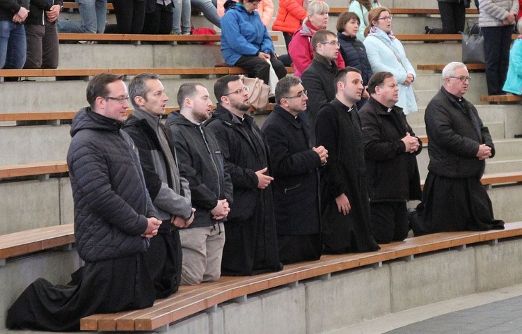 Żywieccy duszpasterze towarzyszyli młodzieży podczas Duchowej rEwolucji.