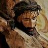 Figura Chrystusa z krzyża wiszącego w kruchcie kaplicy płońskiej została rozbita na kawałki