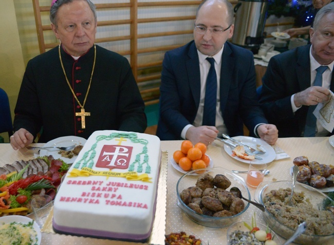 Złoty jubilat bp Henryk Tomasik