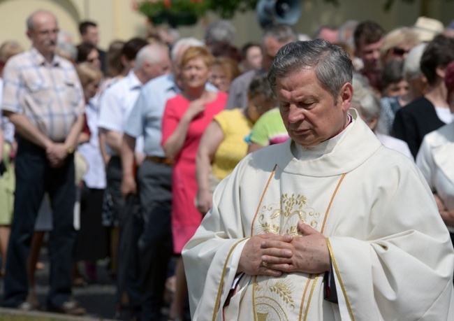 Złoty jubilat bp Henryk Tomasik