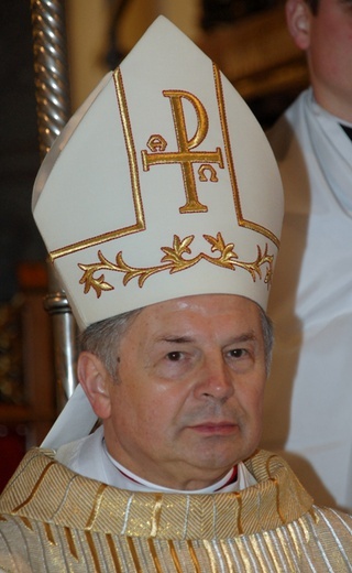 Złoty jubilat bp Henryk Tomasik