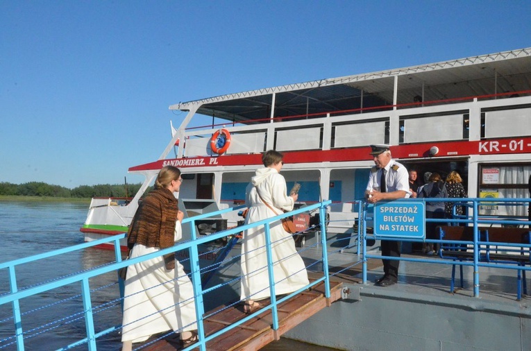 Majówka podczas rejsu Wisłą