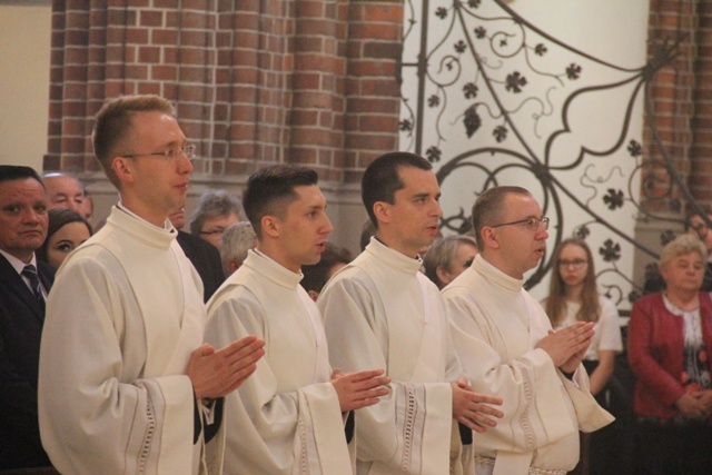 Idźcie bez lęku. Święcenia kapłańskie na Pradze