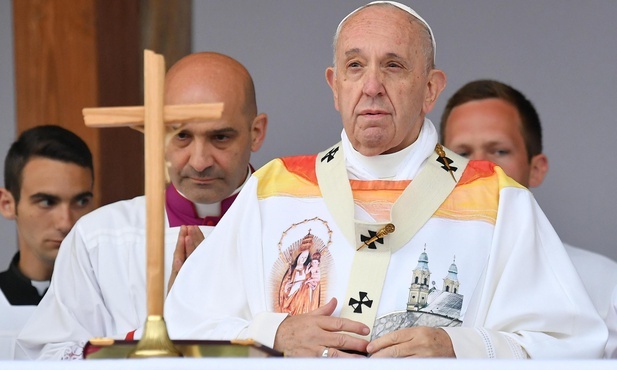 Papież w Şumuleu Ciuc: Tutaj lud poszukuje wody żywej