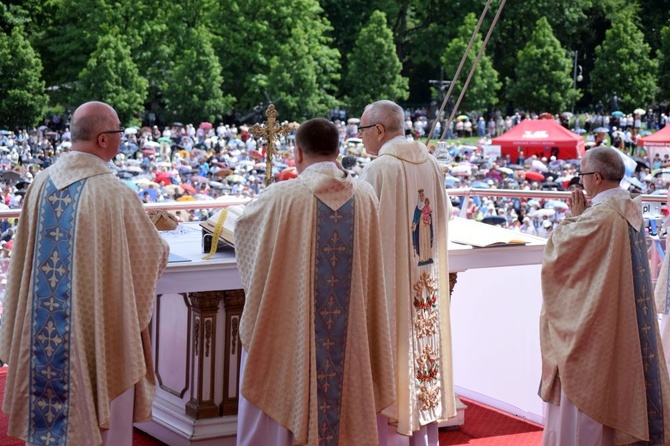 VII Ogólnopolska Pielgrzymka Żywego Różańca na Jasną Górę