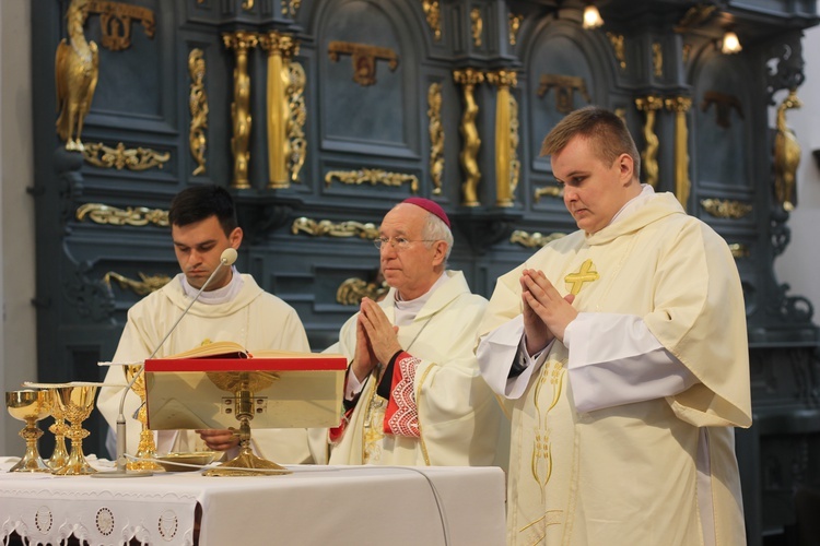 Święcenia kapłańskie ks. Tomasza Szcześniaka