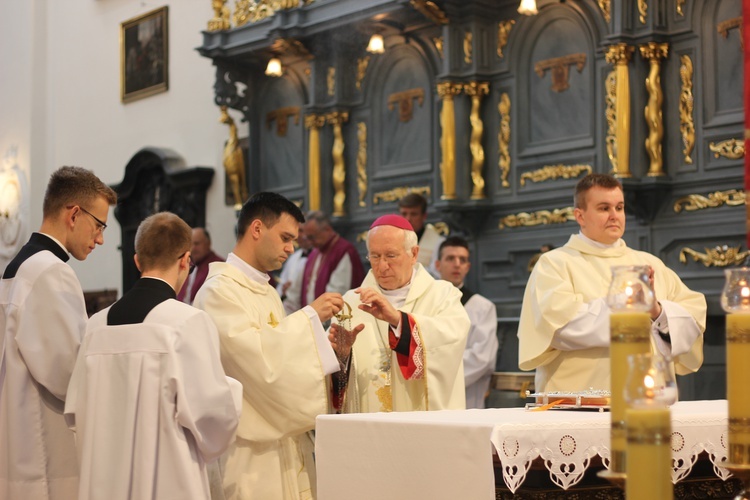 Święcenia kapłańskie ks. Tomasza Szcześniaka